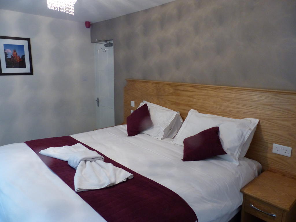 The Sun InnEnglefield Green 部屋 写真